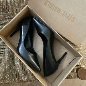 Luiza Black Leat - brand new, never worn, black heels, black pumps